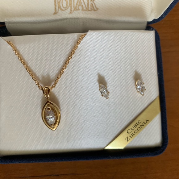 Jojak Vintage Marquis CZ Necklace & Earrings Set, NWT in original velvet box - Picture 3 of 4